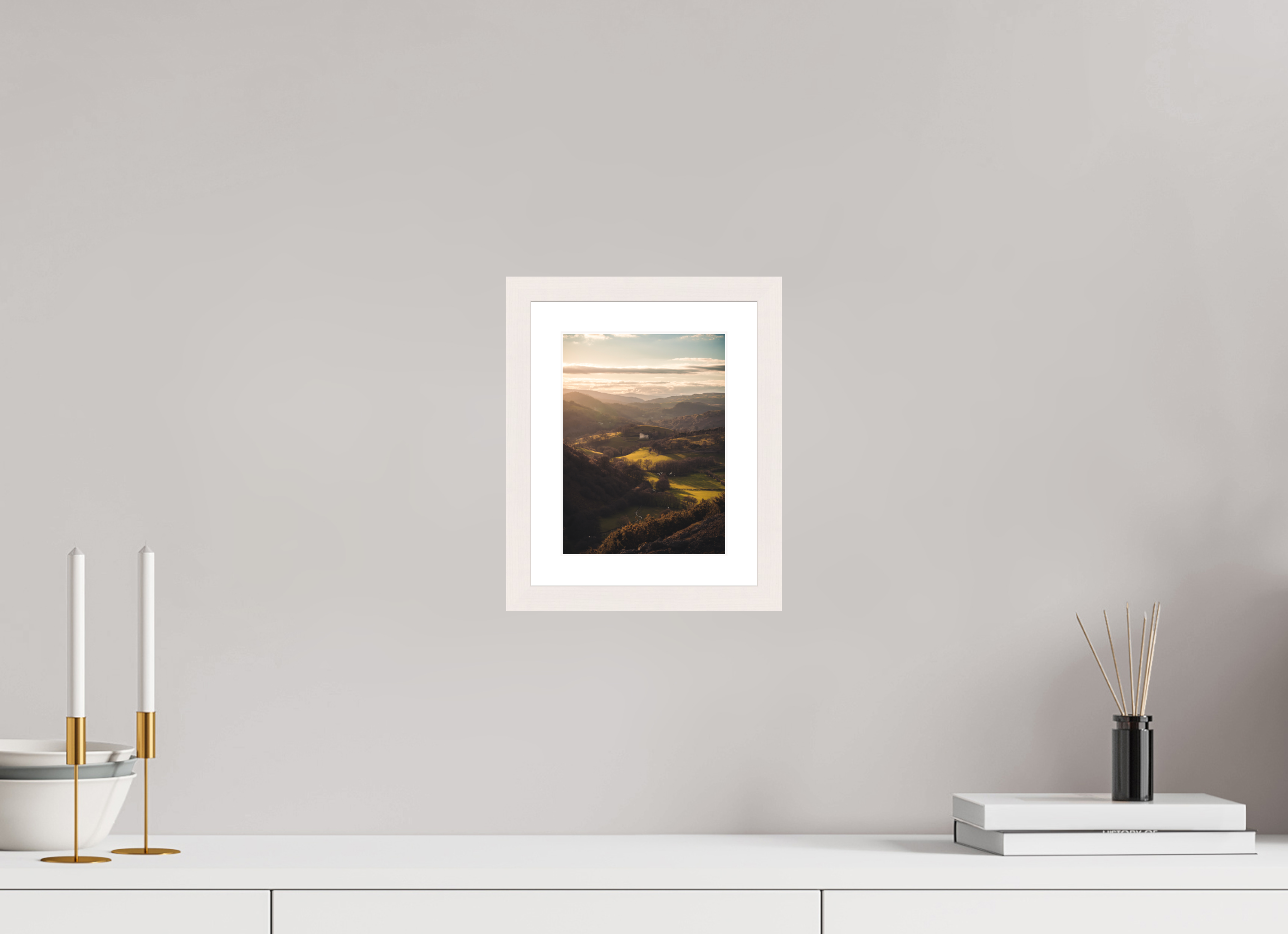 15 x 20 cm, White Maple Frame Home in The Valley